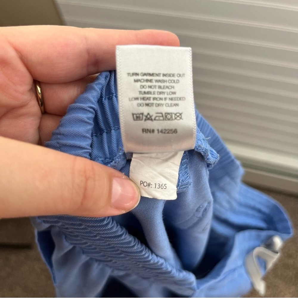 Figs Yola Skinny Tapered Leg Scrub Pant in Ceil Blue Size Small TALL - Picture 15 of 16